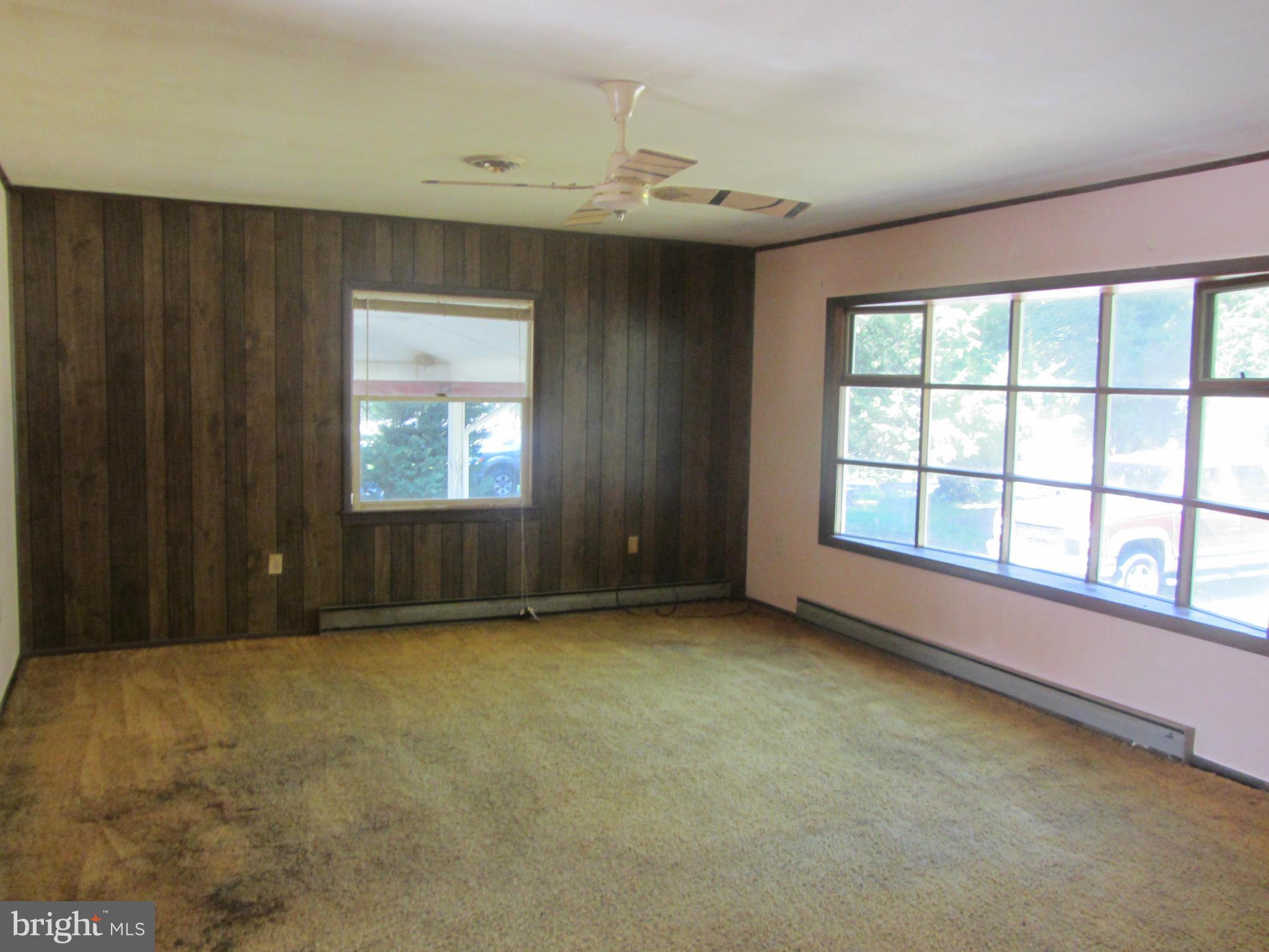 2081 Cove Point Road Lusby, MD 20657 - Photo 5 of 17 Living Room