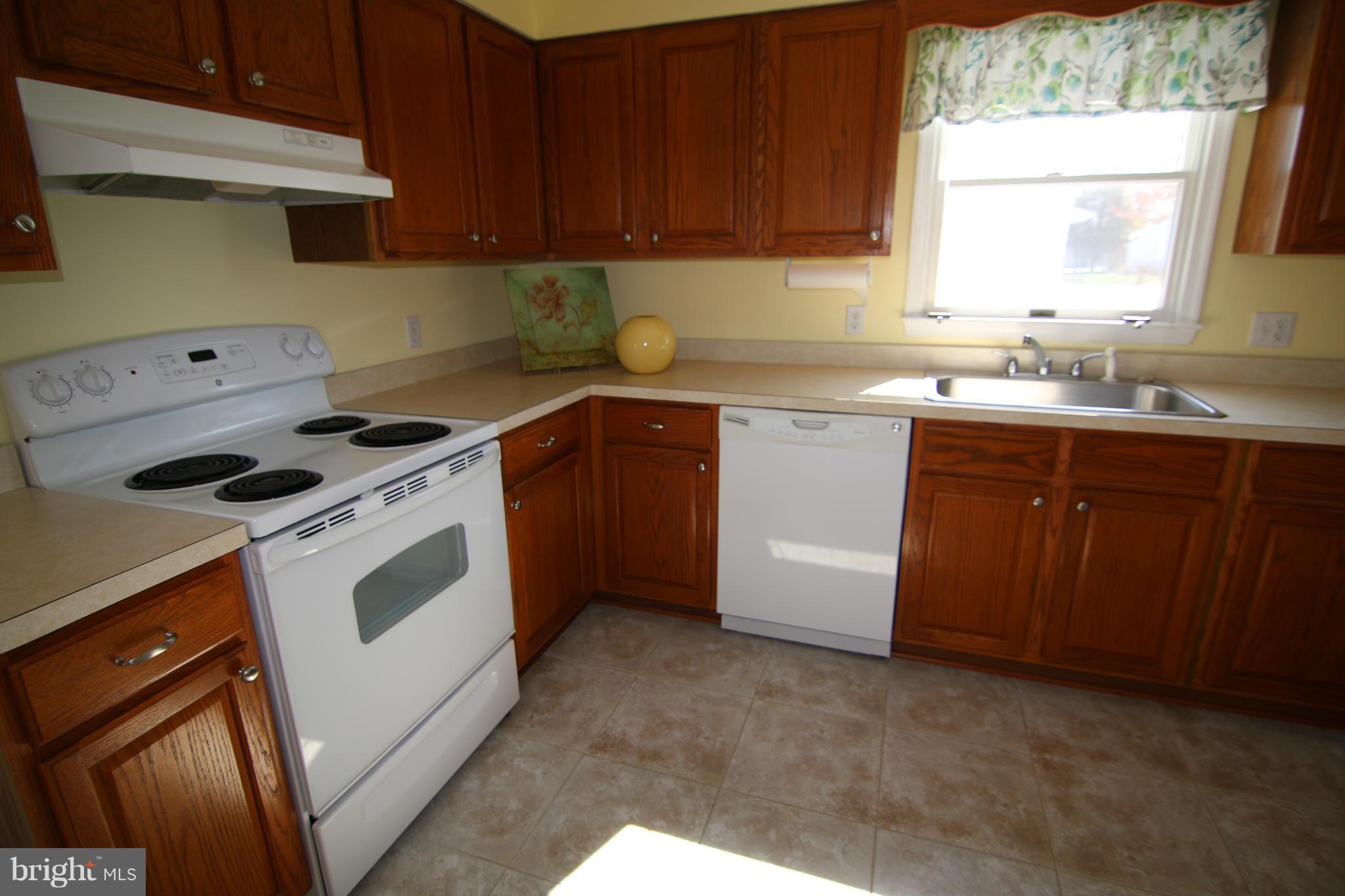 1367 Calvert Road Chester, MD 21619 - Photo 15 of 30 Kitchen