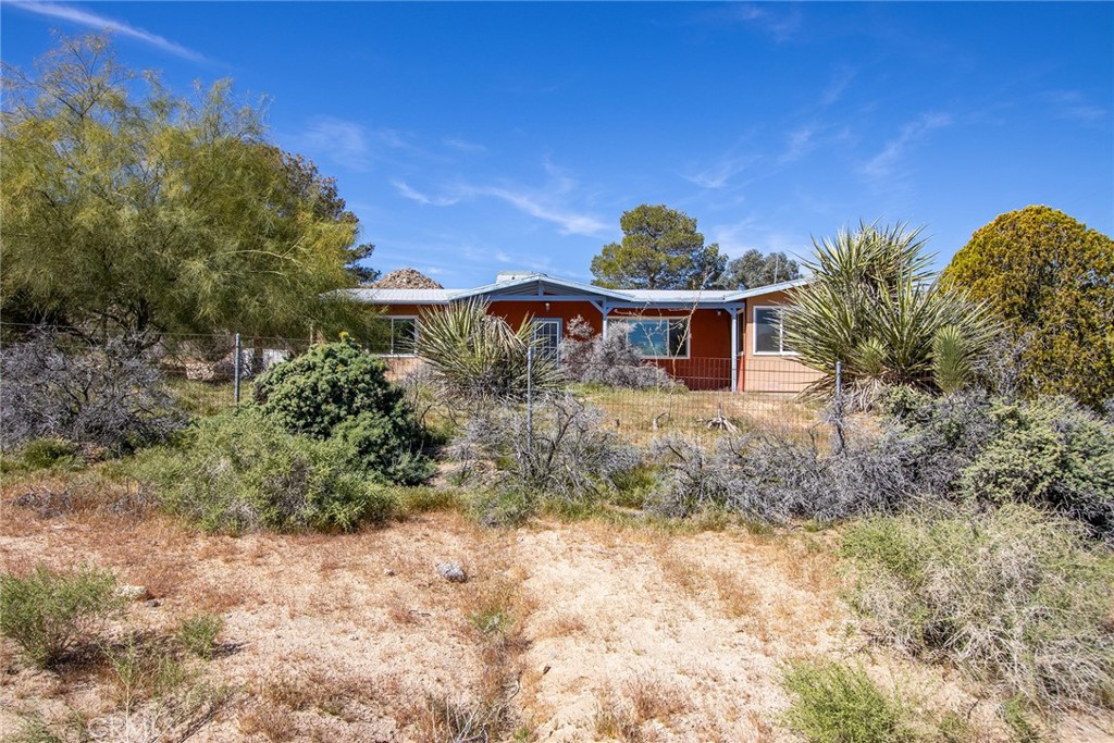 7994 Sunset Road Joshua Tree, CA 92252 - Photo 2 of 31