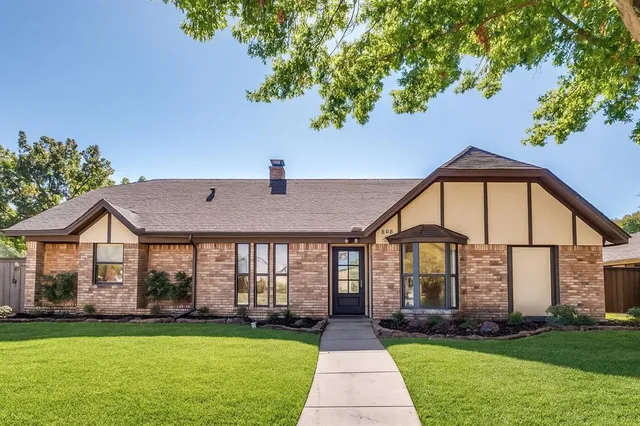 $2,700 | 302 Faircrest Drive, Garland, TX 75040