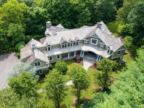 $2,649,000 | 55 Tanners Drive, Wilton, CT 06897