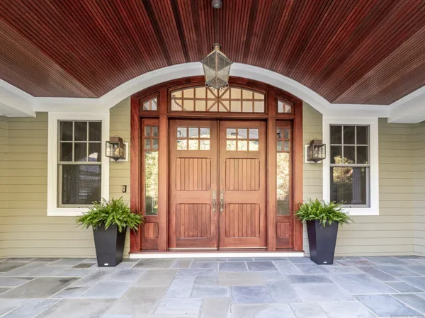 $2,649,000 | 55 Tanners Drive, Wilton, CT 06897