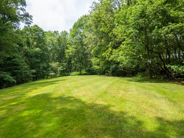 $2,649,000 | 55 Tanners Drive, Wilton, CT 06897