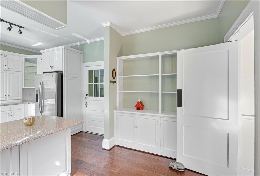1102 South Hawthorne Road Winston-Salem, NC 27103 - Photo 9 of 25 Gallery Image 9