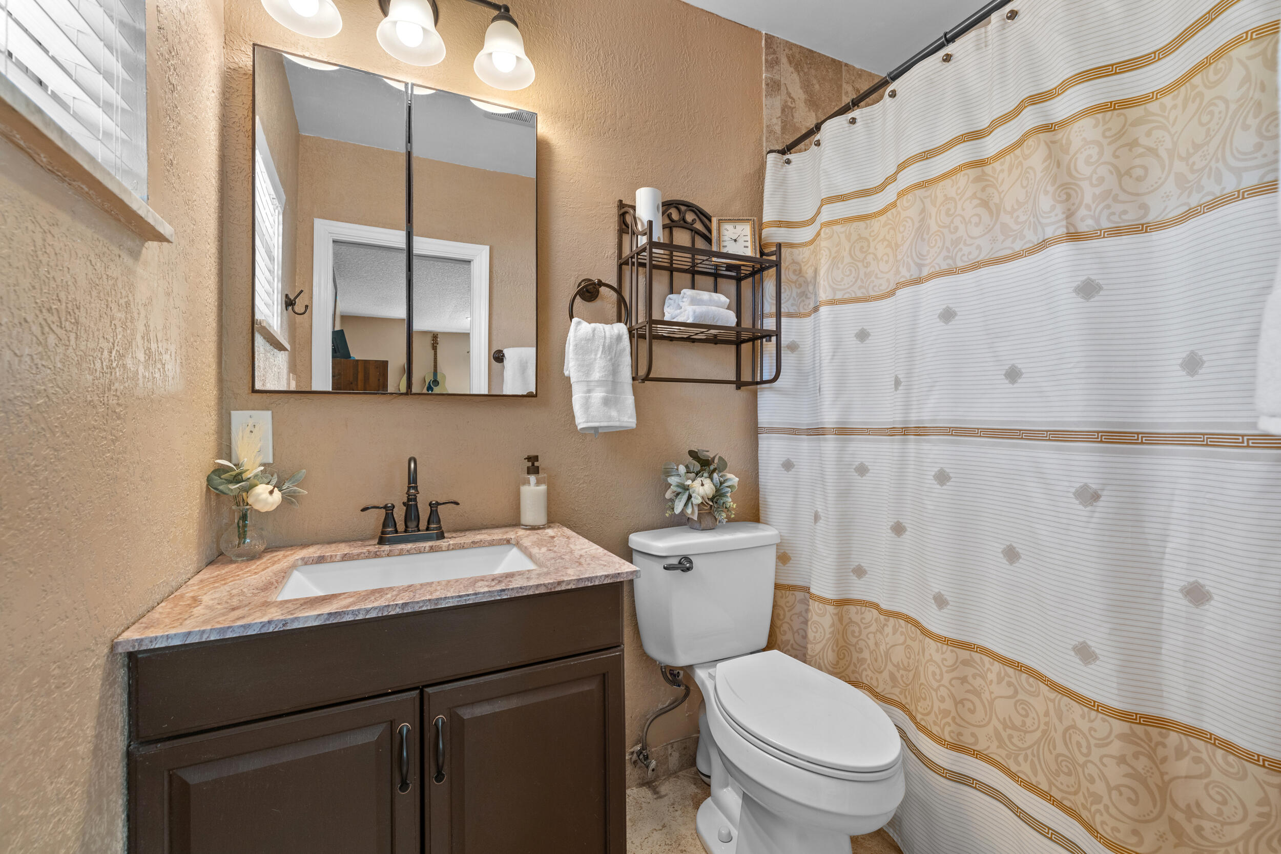 5051 Van Buren Road Delray Beach, FL 33484 - Photo 21 of 55 Primary Ensuite Bathroom
