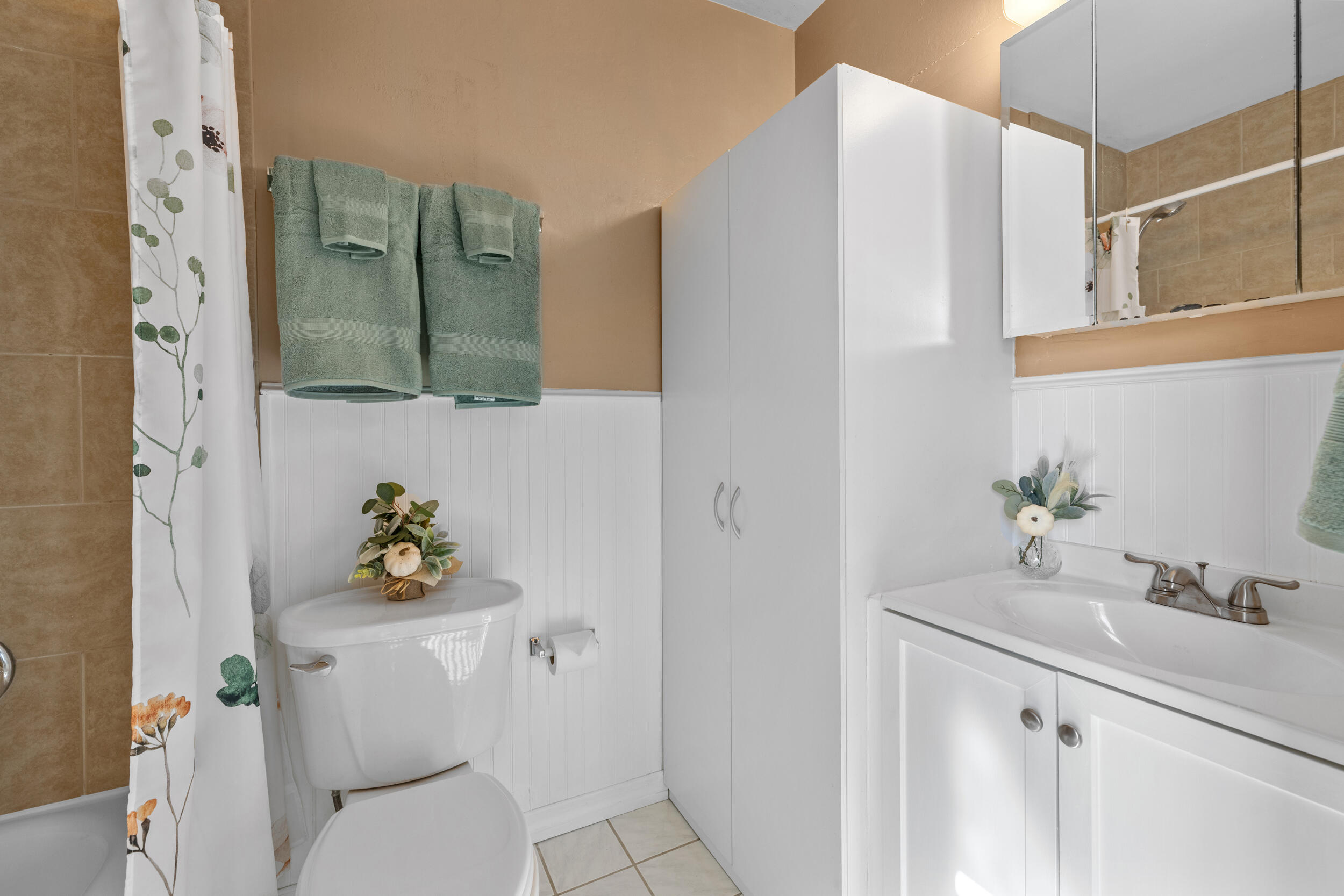 5051 Van Buren Road Delray Beach, FL 33484 - Photo 35 of 55 Ensuite Bathroom, Bedroom 4