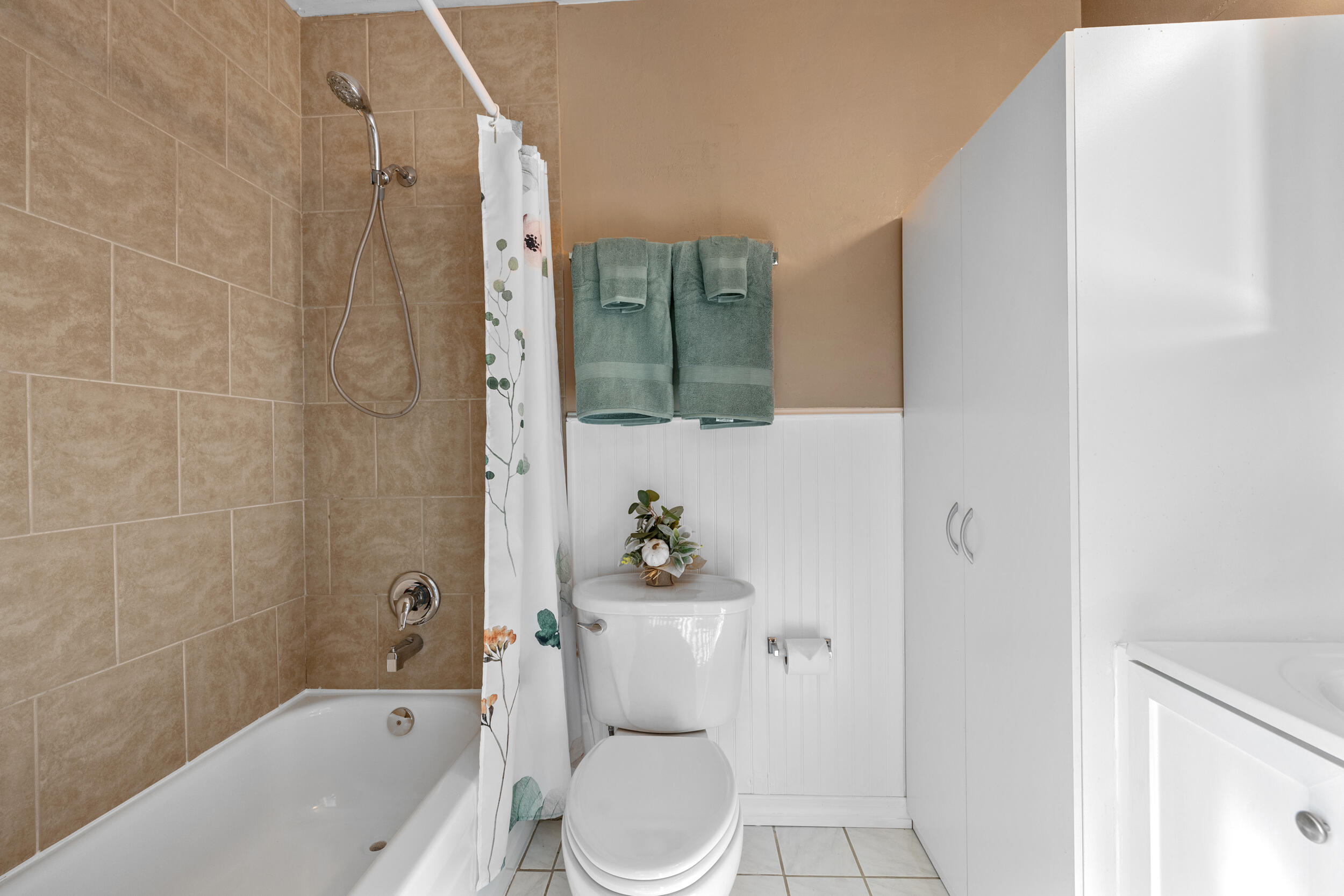 5051 Van Buren Road Delray Beach, FL 33484 - Photo 36 of 55 Ensuite Bathroom, Bedroom 4