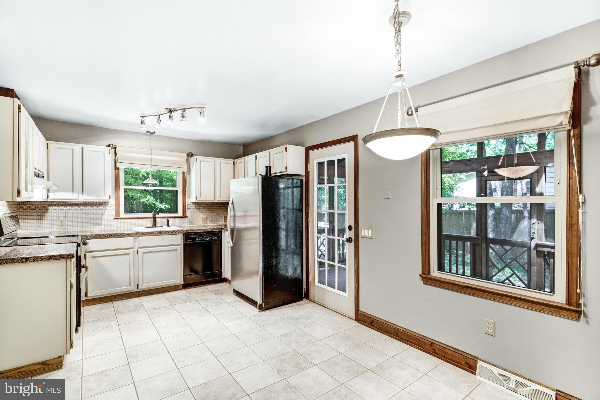 10138 Rixeyville Road Culpeper, VA 22701 - Photo 7 of 28 Kitchen