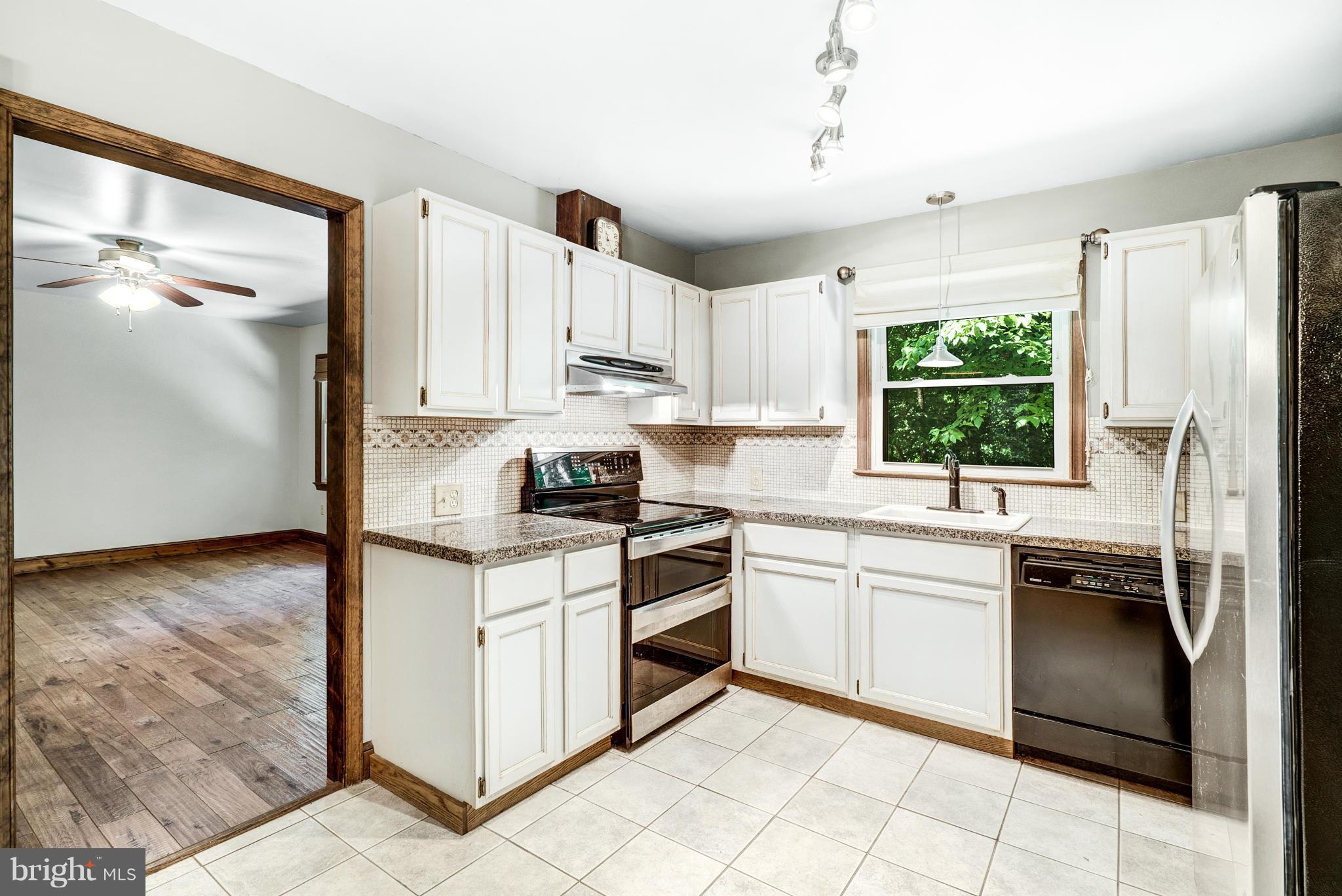 10138 Rixeyville Road Culpeper, VA 22701 - Photo 8 of 28 Kitchen