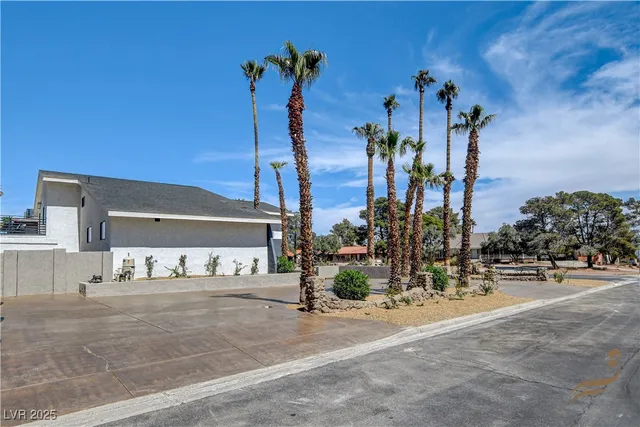 $5,694 | 2685 South Tenaya Way, Las Vegas, NV 89117