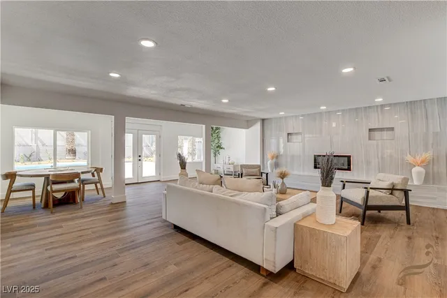 $5,694 | 2685 South Tenaya Way, Las Vegas, NV 89117