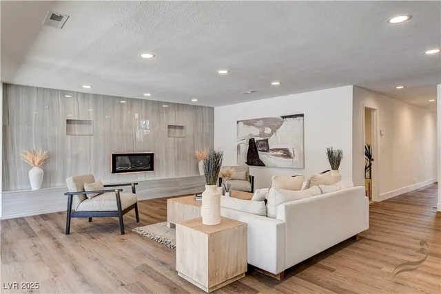 $5,694 | 2685 South Tenaya Way, Las Vegas, NV 89117