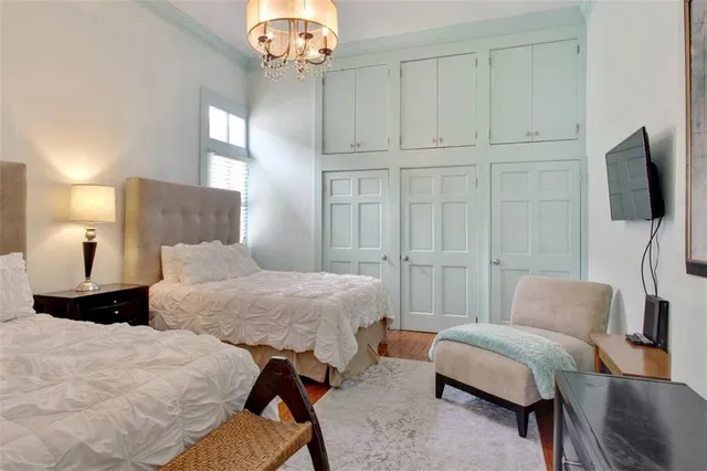 $2,500 | 5221 Magazine Street, Unit 1, New Orleans, LA 70115