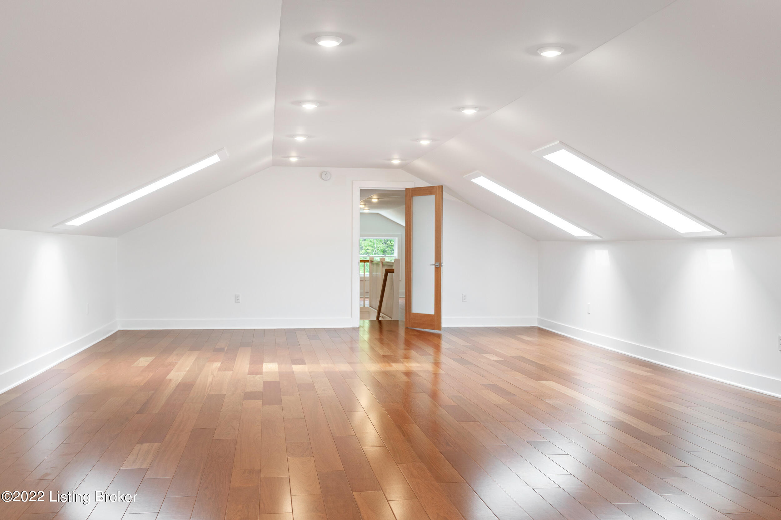33 Arrowhead Road Louisville, KY 40207 - Photo 67 of 92 Upper Level family Room