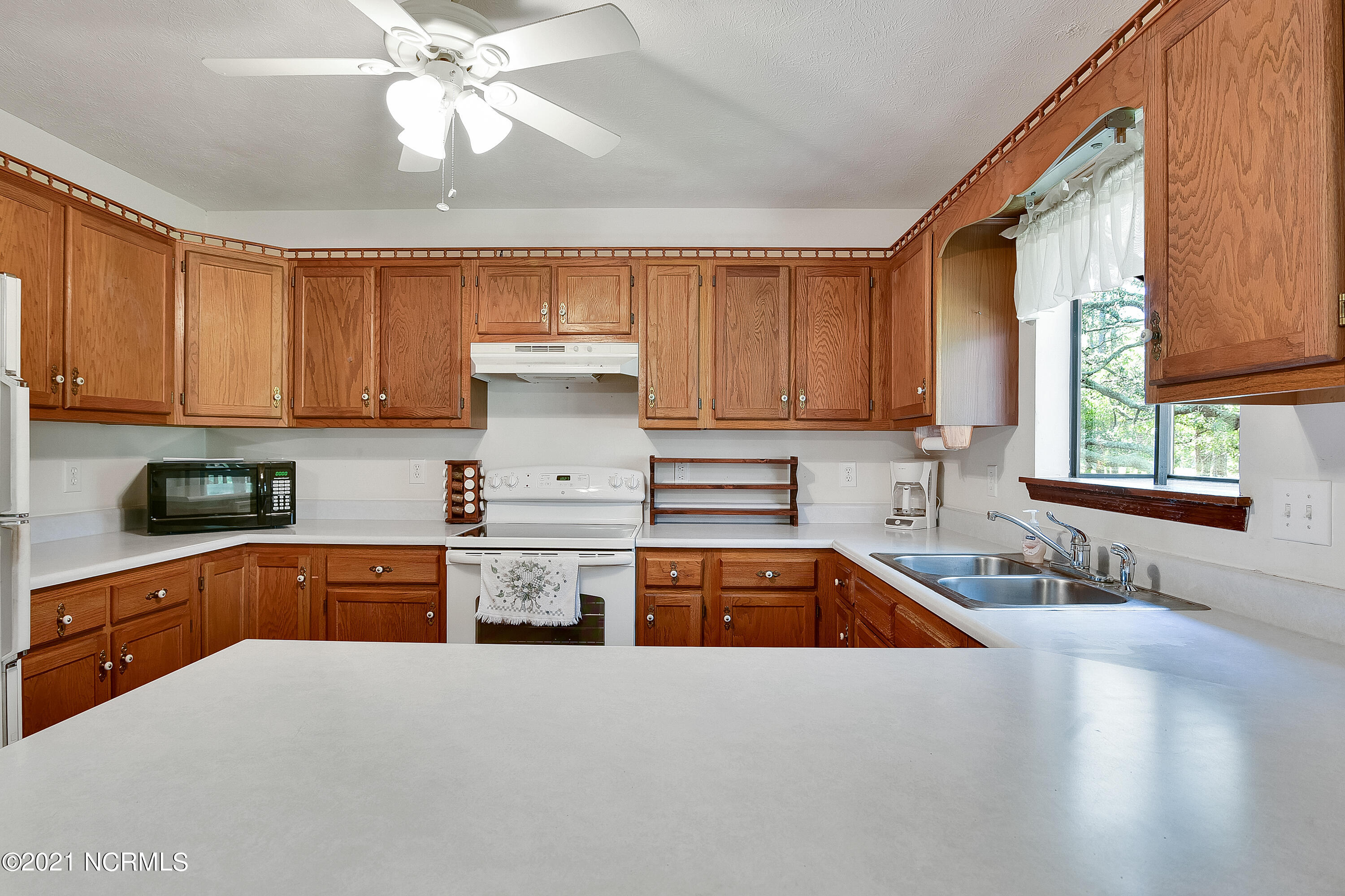 720 Barber Road Southport, NC 28461 - Photo 12 of 38 720BarberRoad-12
