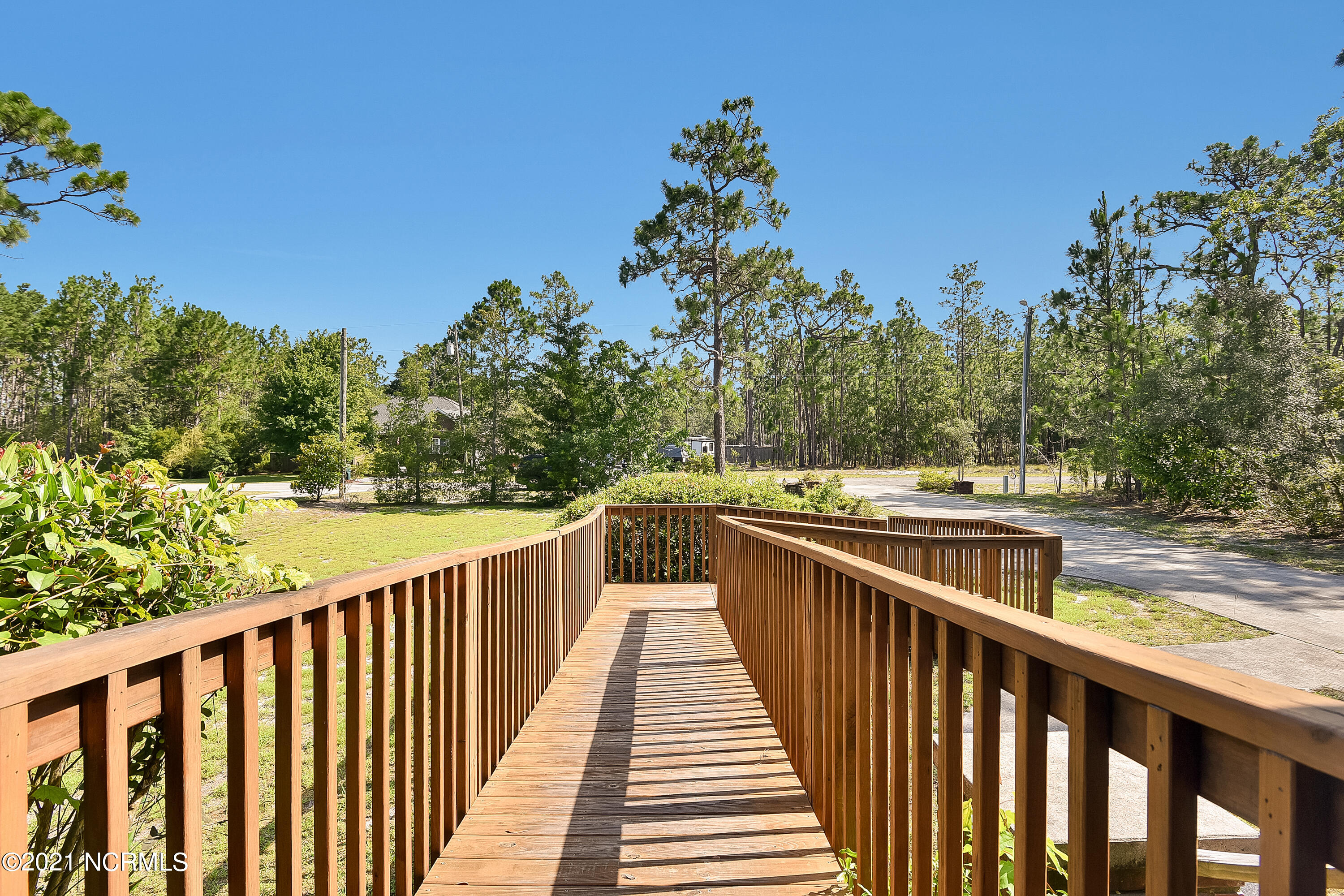 720 Barber Road Southport, NC 28461 - Photo 6 of 38 720BarberRoad-06