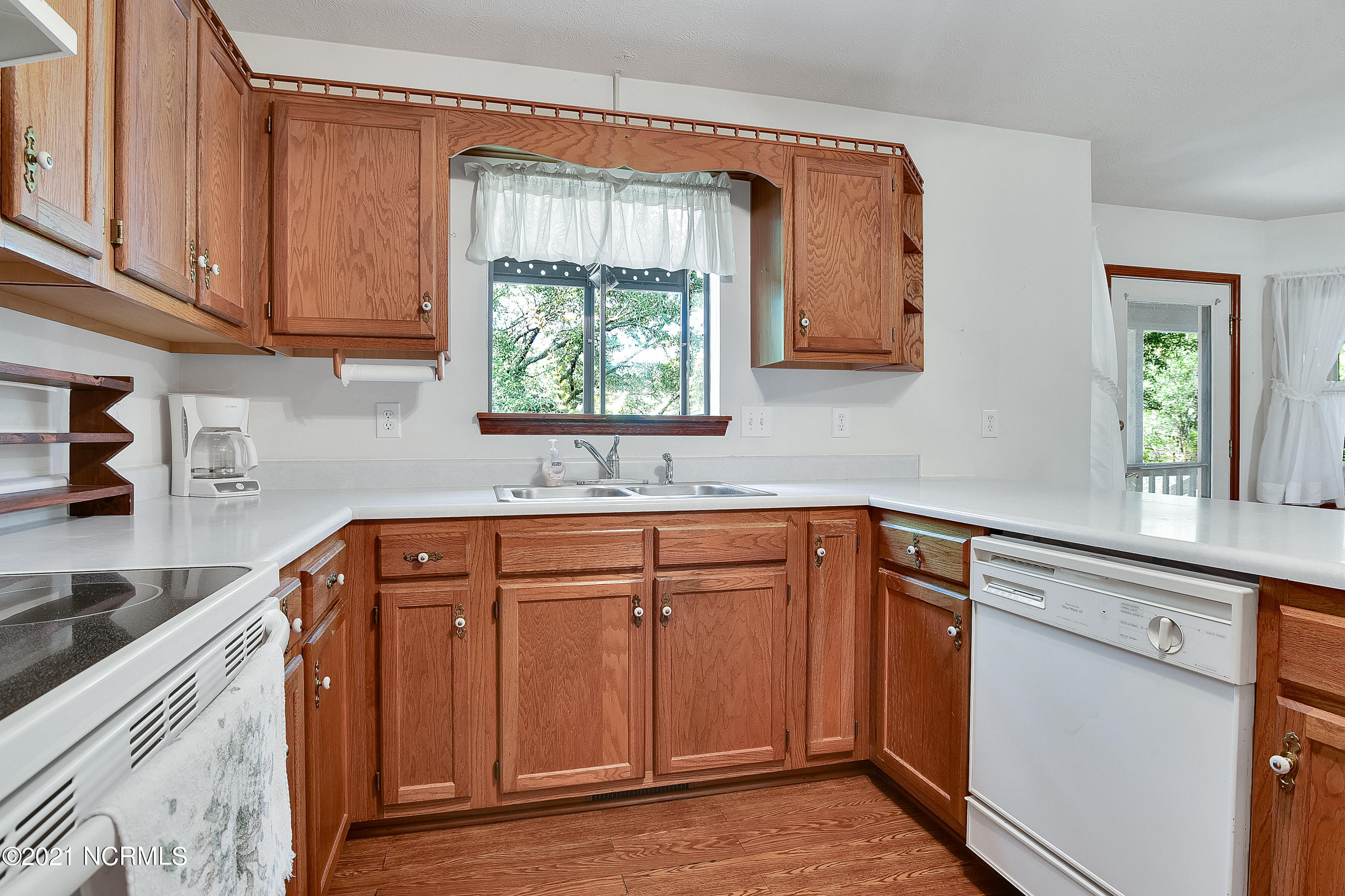 720 Barber Road Southport, NC 28461 - Photo 10 of 38 720BarberRoad-10