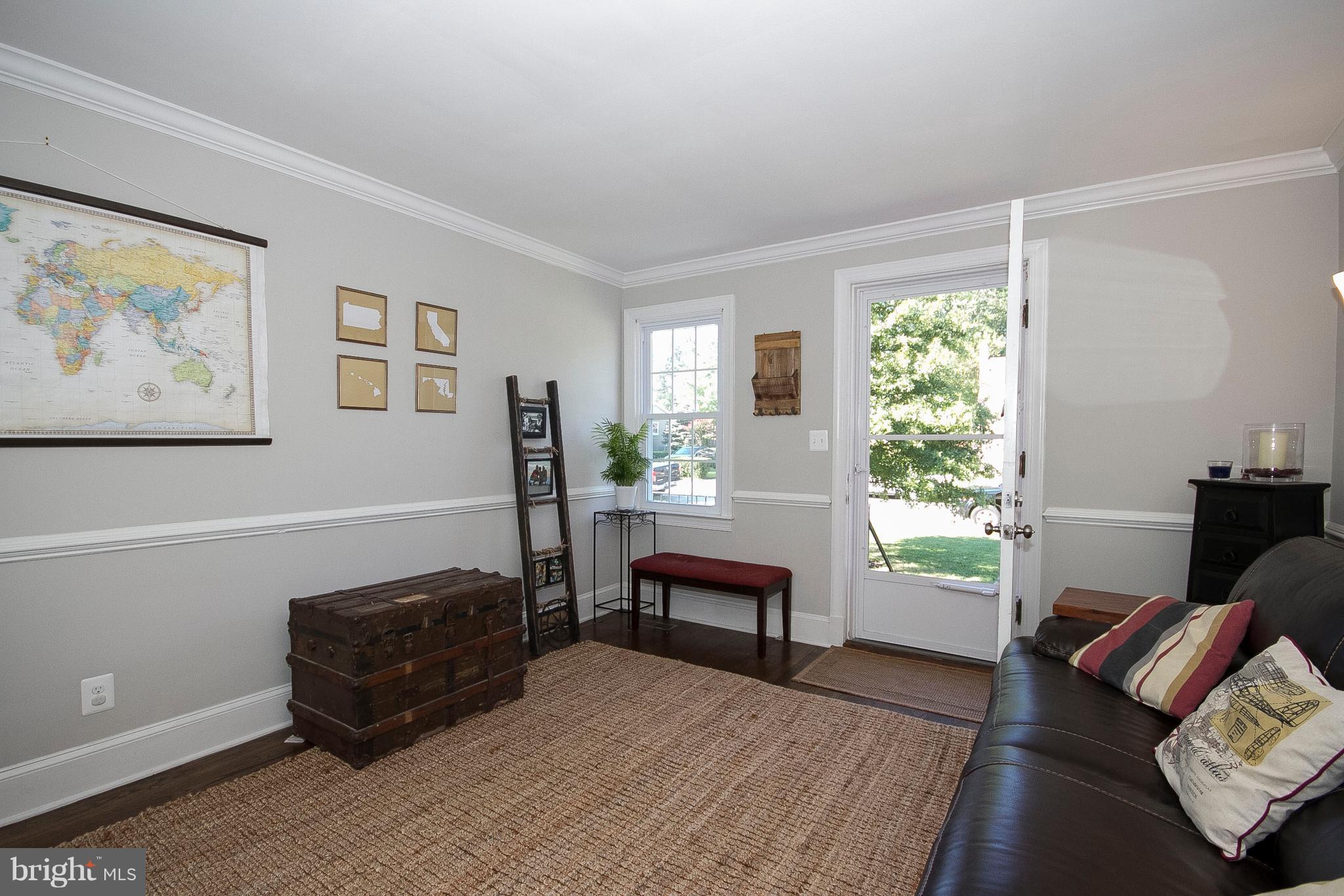 2906 Emerald Road Baltimore, MD 21234 - Photo 3 of 30 Living Room