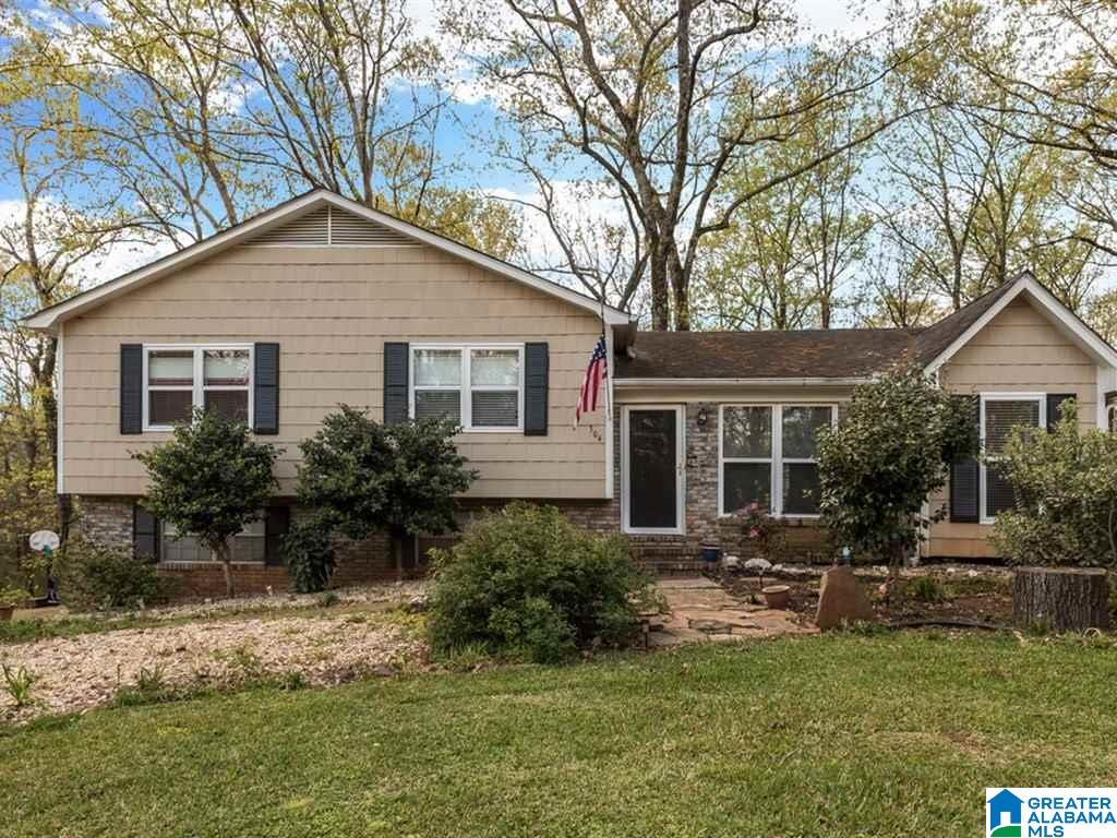 304 Mardis Lane Alabaster, AL 35007 - Photo 1 of 18