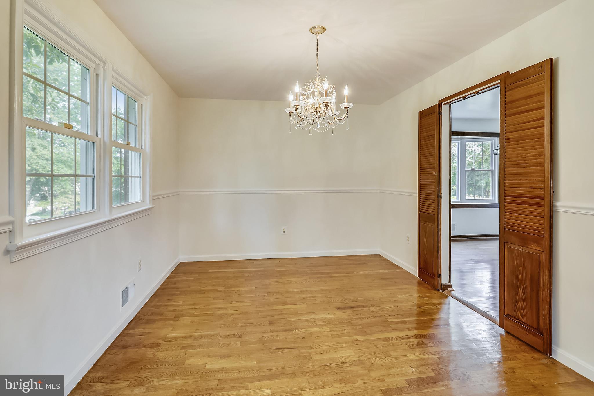 14825 Notley Road Silver Spring, MD 20905 - Photo 11 of 60 Dining room