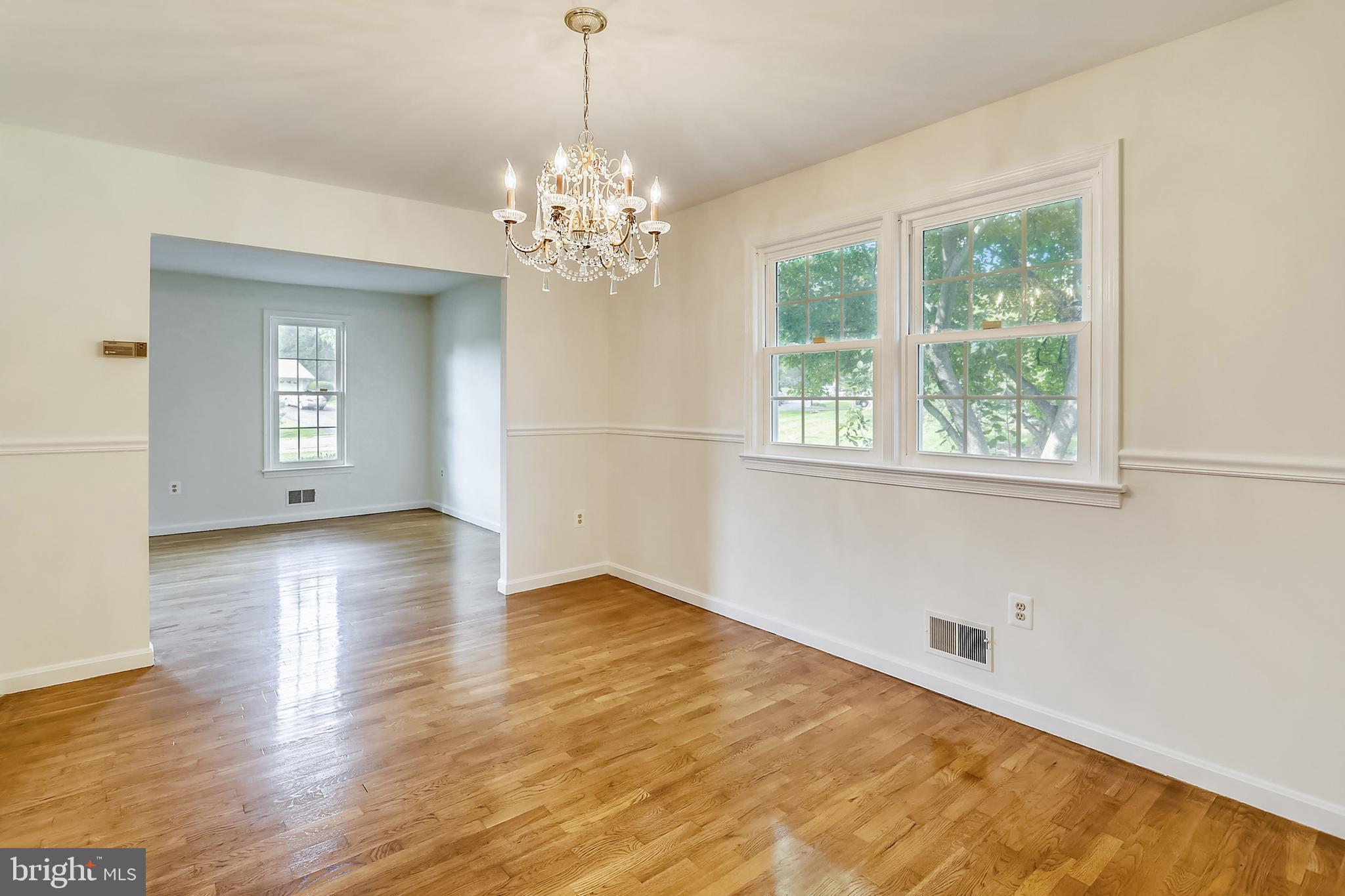 14825 Notley Road Silver Spring, MD 20905 - Photo 13 of 60 Dining room