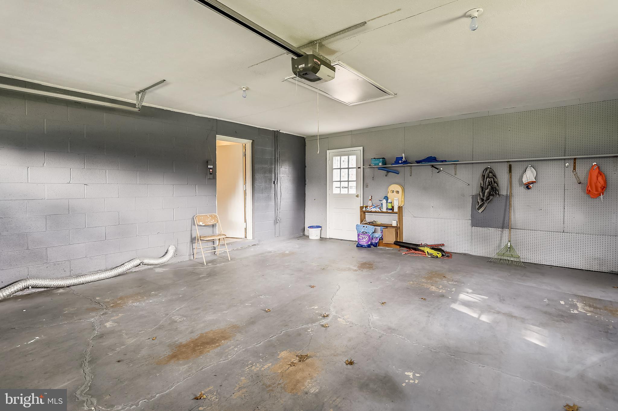 14825 Notley Road Silver Spring, MD 20905 - Photo 27 of 60 Garage