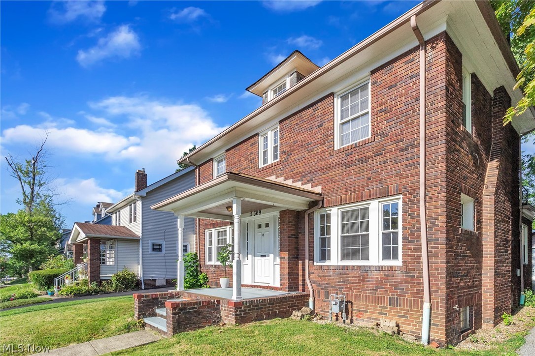 2369 South Taylor Road Cleveland, OH 44118 - Photo 2 of 34 Gallery Image 2