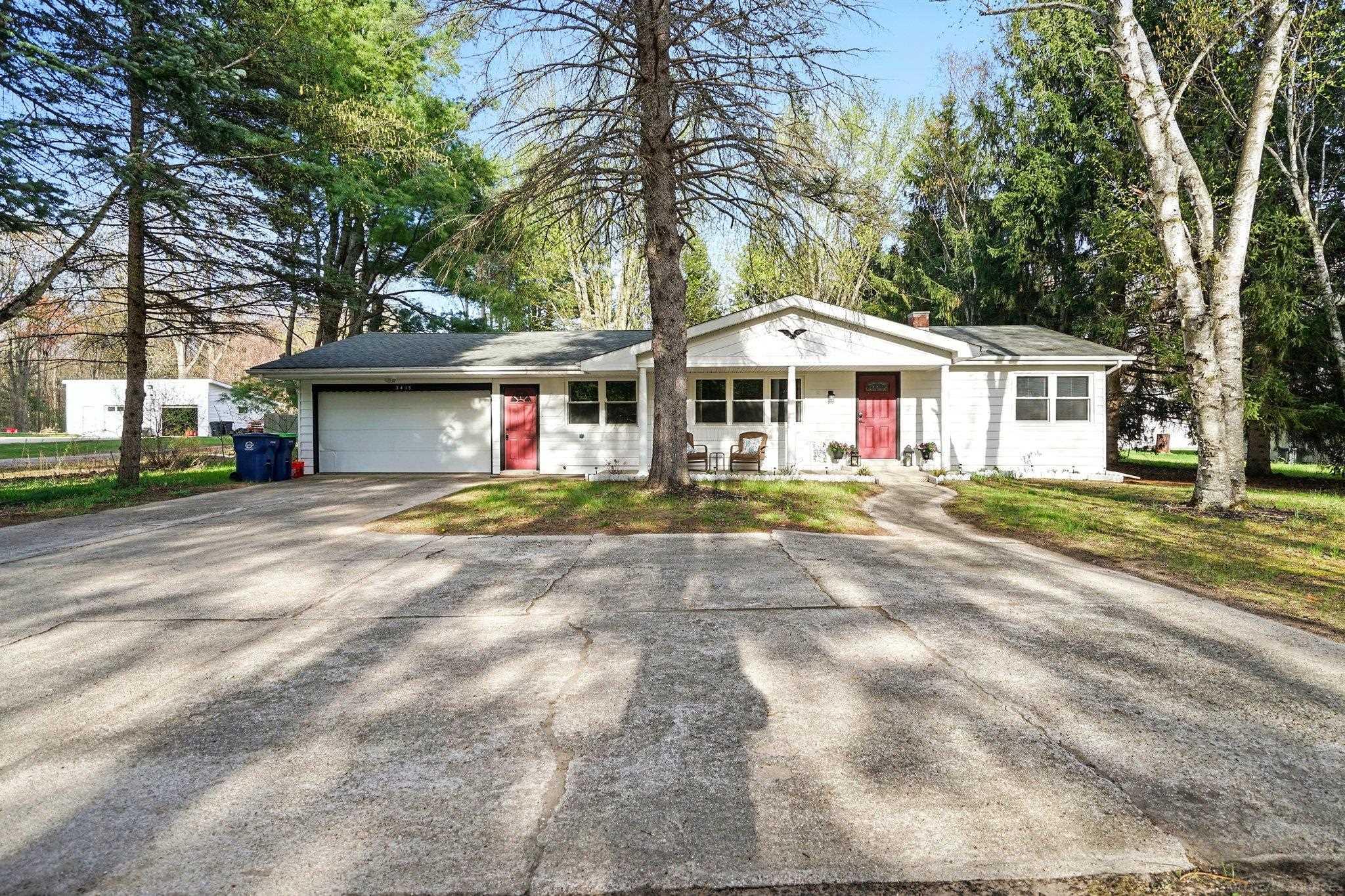 3415 South Graham Road Saginaw, MI 48609 - Photo 2 of 25 50173238-e5ec14dd-bd50-48ae-bbf0-7965e95496eb.JPG