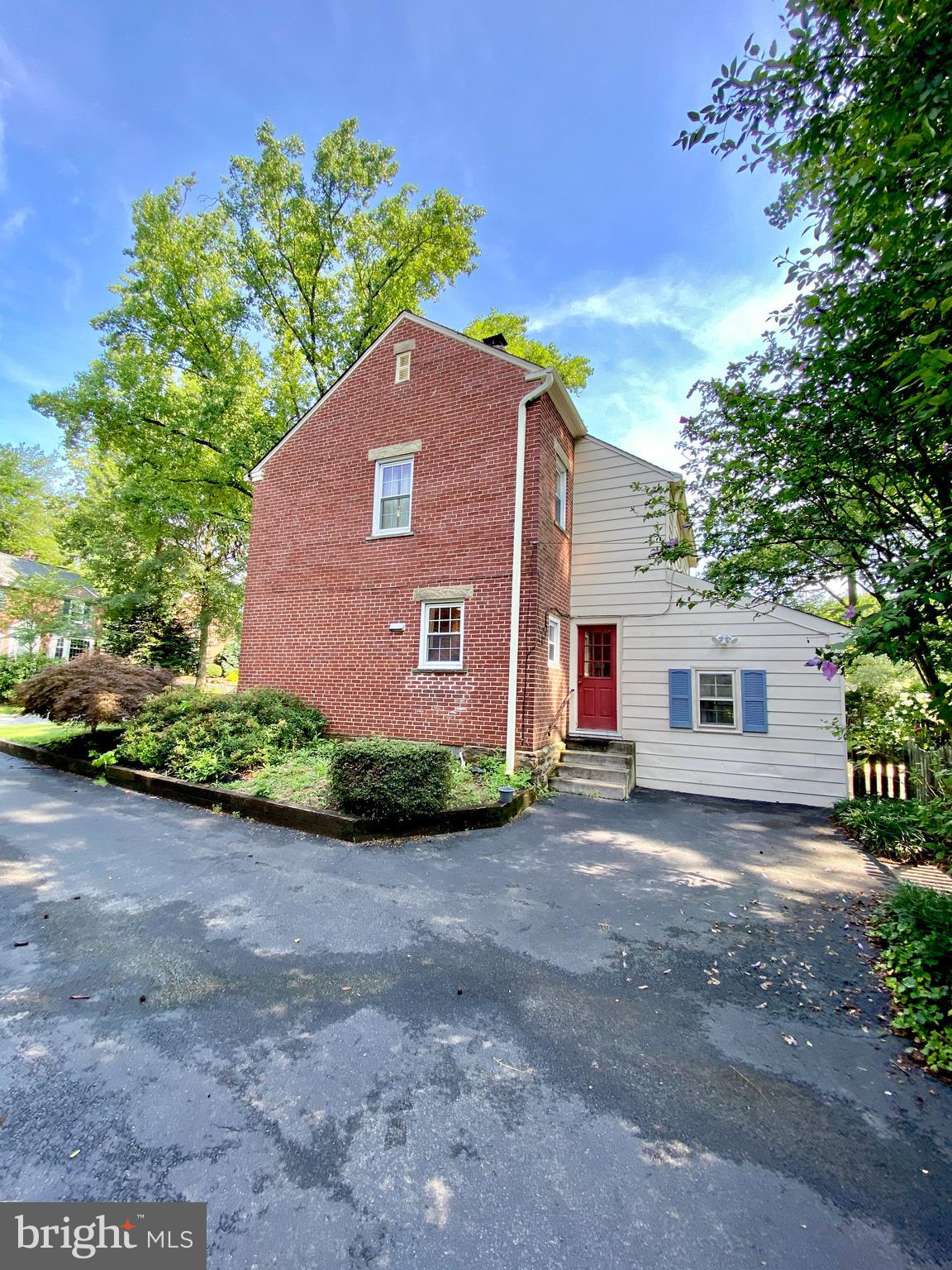26 Hurst Road Wilmington, DE 19803 - Photo 38 of 74 a view of a house with a yard and large tree
