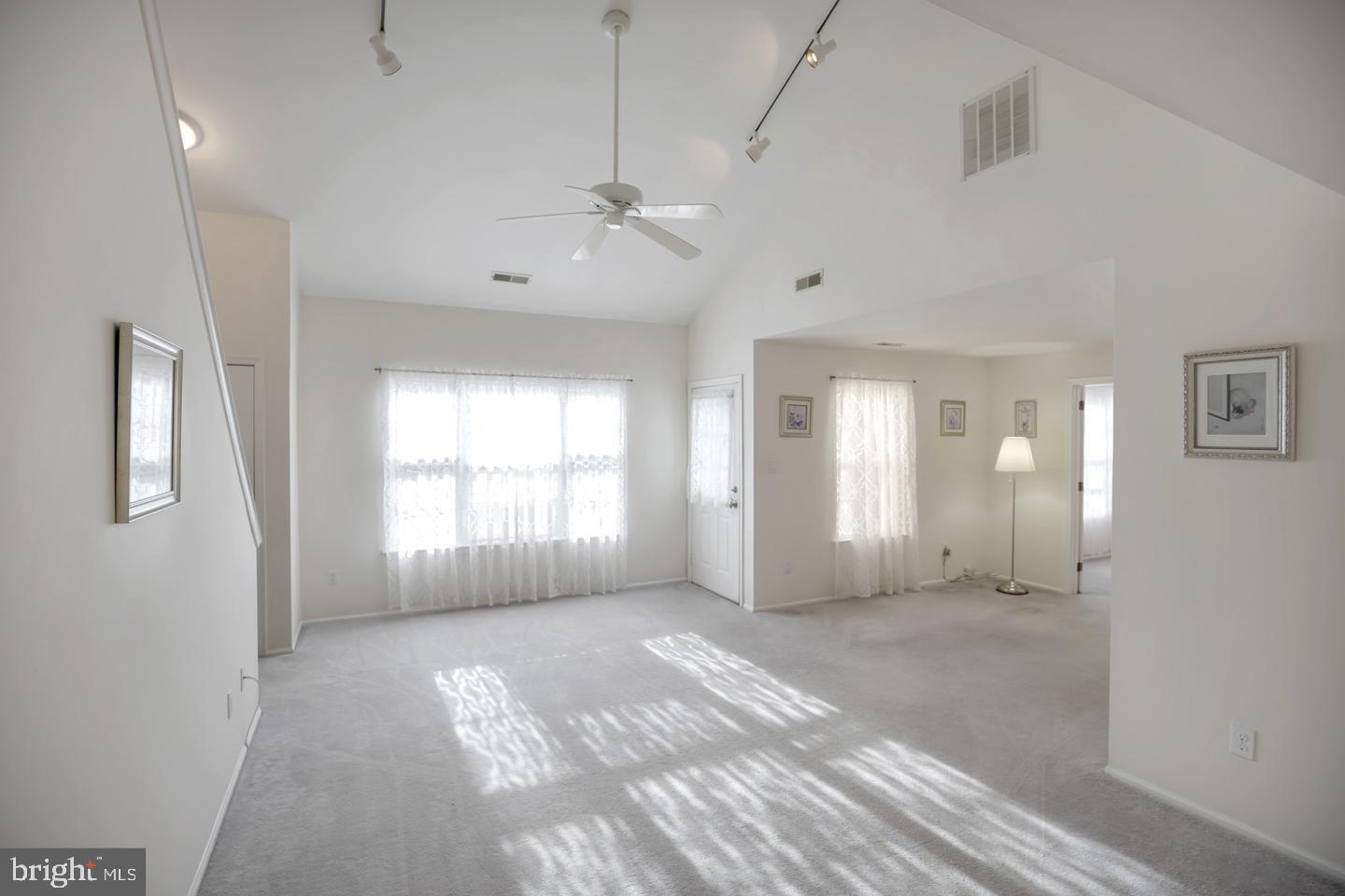 1708 Squirrel Road Marlton, NJ 08053 - Photo 3 of 23 Living room