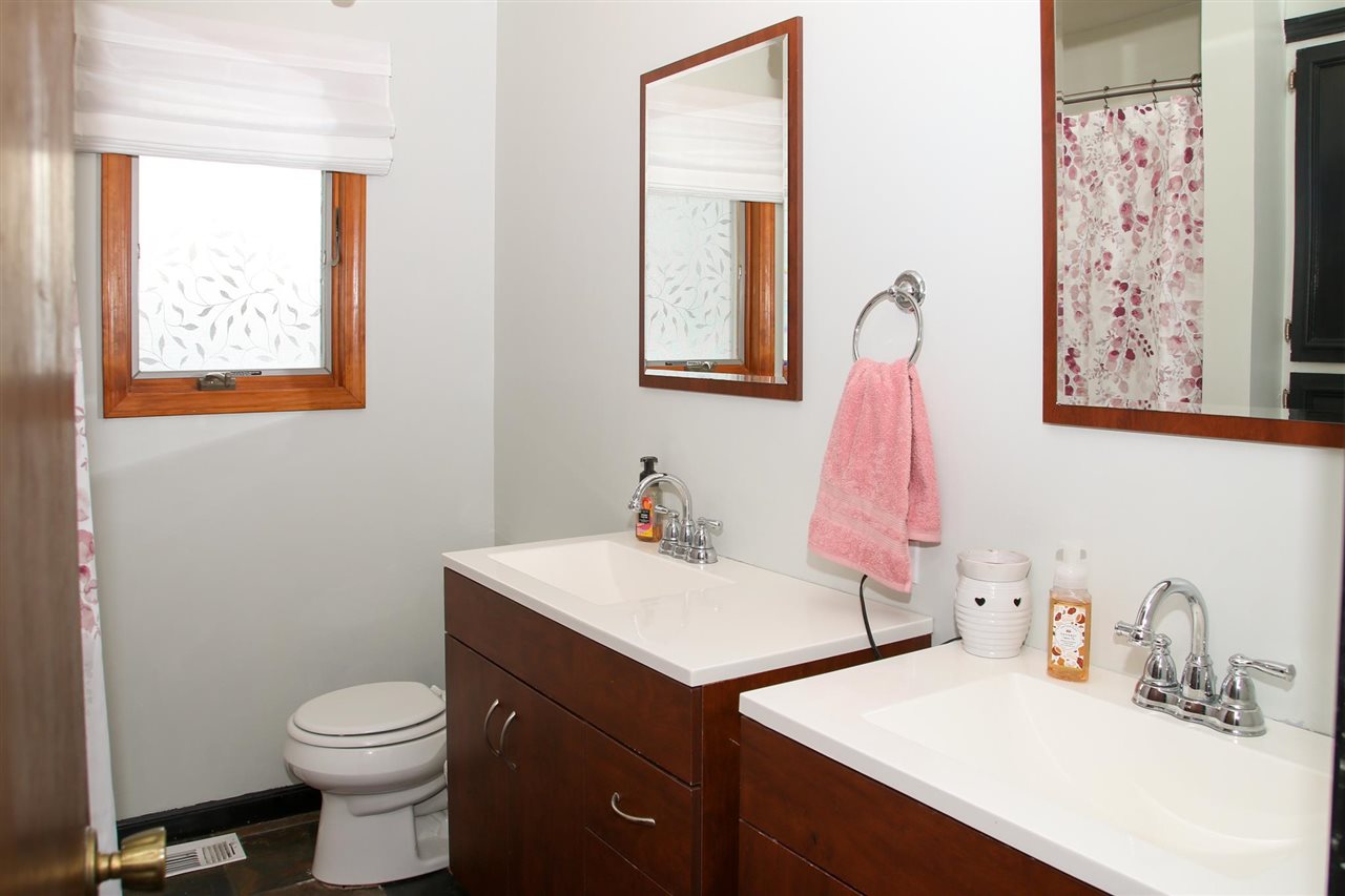7176 Brewer Road Flint, MI 48507 - Photo 11 of 25 50061789-10.JPG