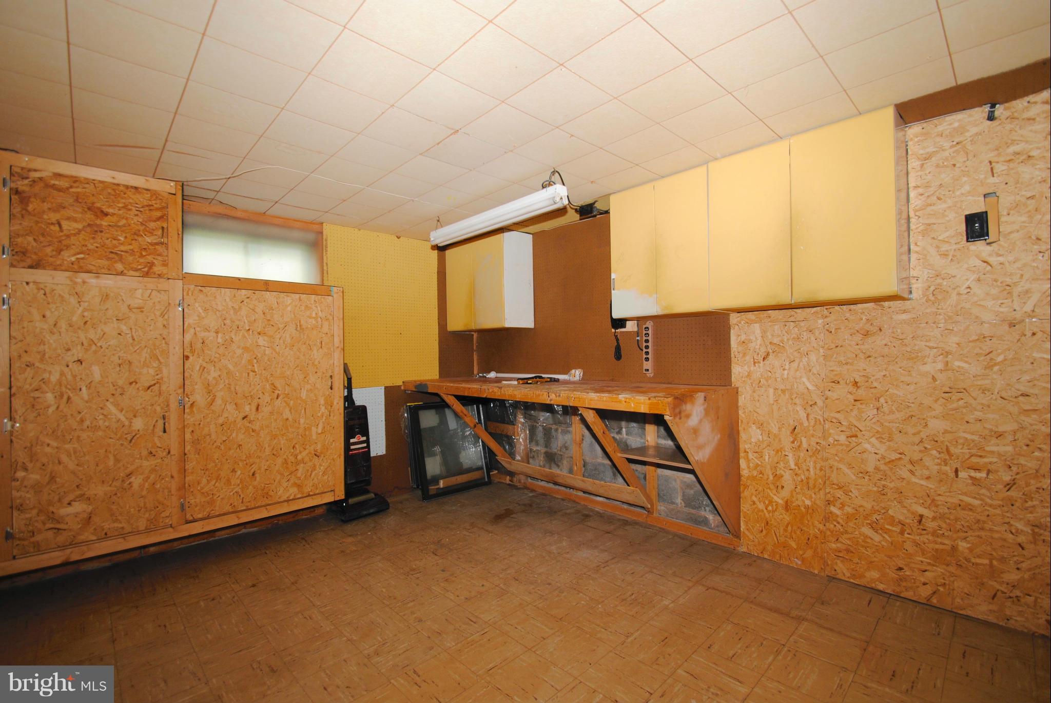 215 Arundel Road Pasadena, MD 21122 - Photo 12 of 19 Workshop