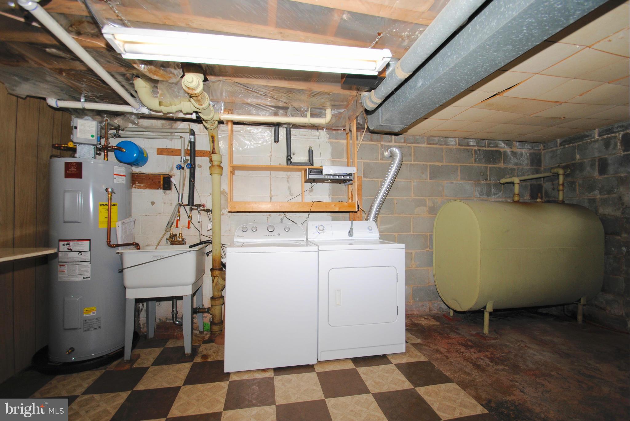 215 Arundel Road Pasadena, MD 21122 - Photo 13 of 19 Laundry / Utility Room