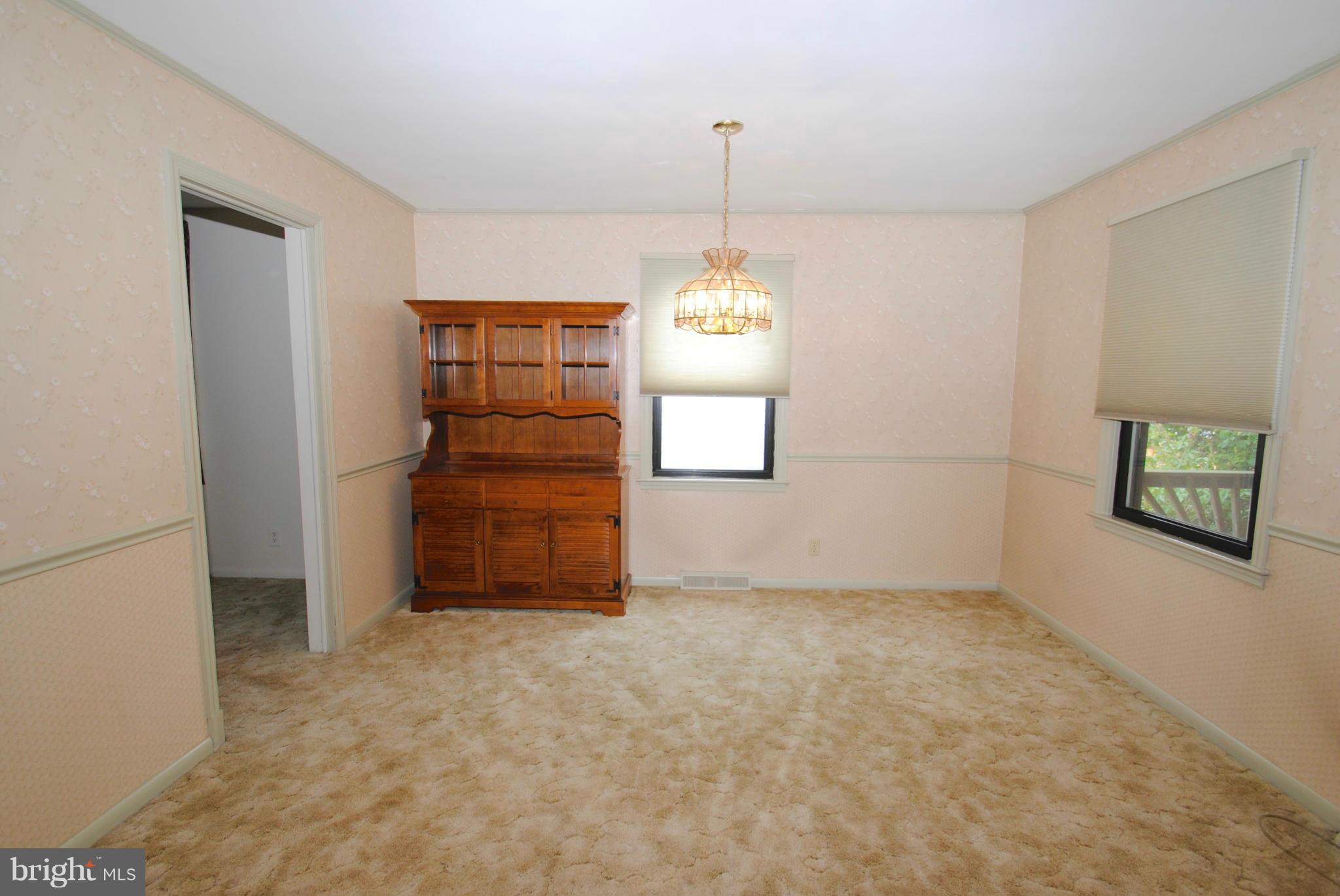 215 Arundel Road Pasadena, MD 21122 - Photo 4 of 19 Dining Room