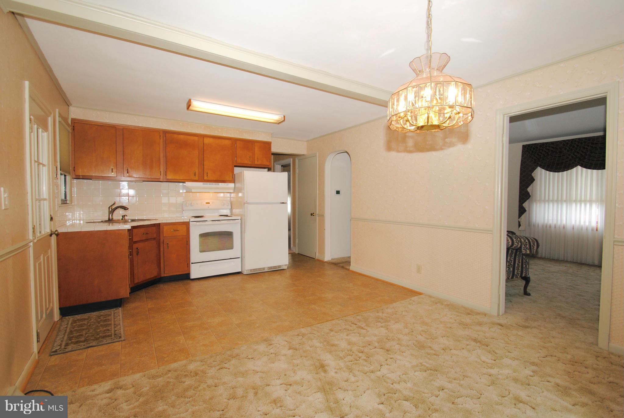 215 Arundel Road Pasadena, MD 21122 - Photo 5 of 19 Dining Room