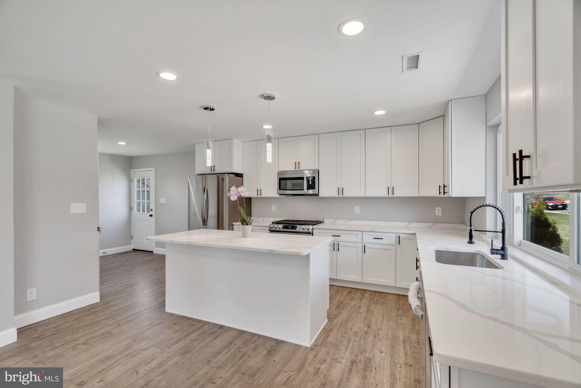 5222 Dalton Road Springfield, VA 22151 - Photo 8 of 31