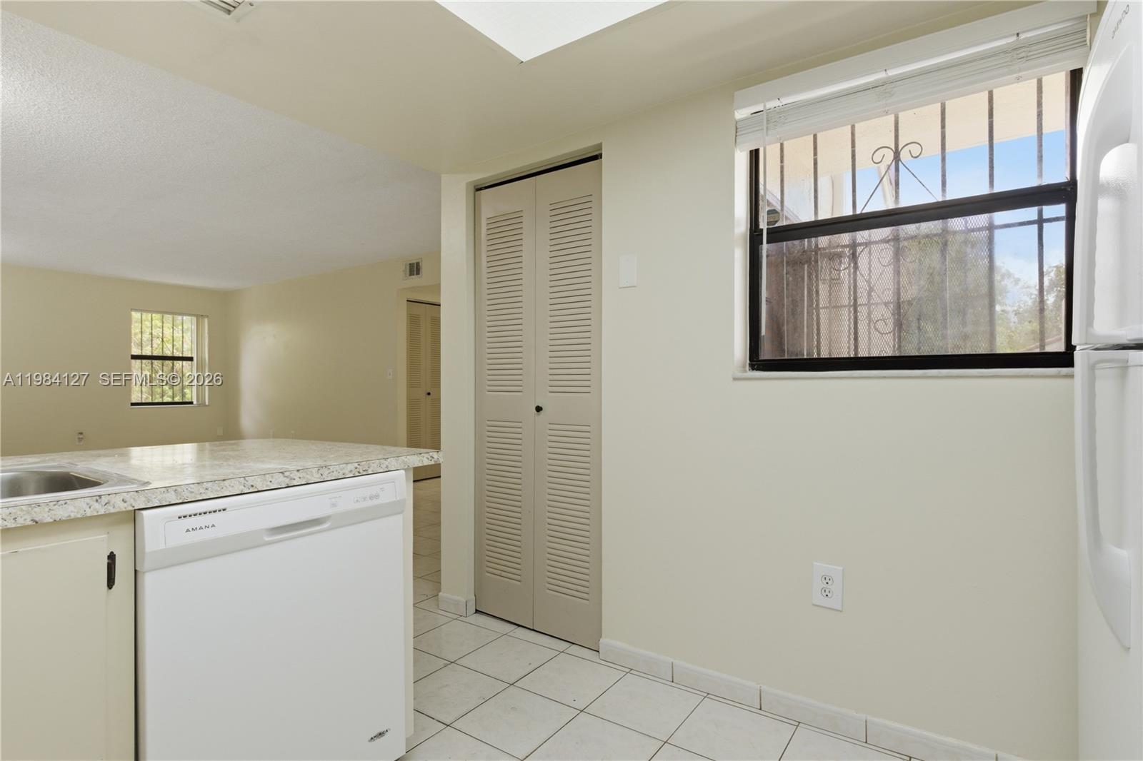 10885 Northwest 7th Street, Unit 2133 Miami, FL 33172 - Photo 3 of 11