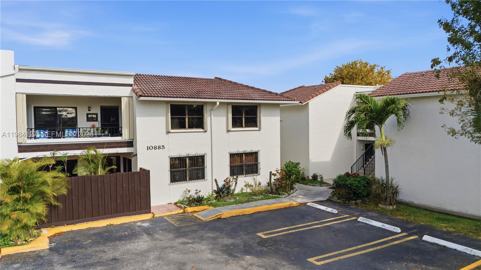 10885 Northwest 7th Street, Unit 2133 Miami, FL 33172 - Photo 5 of 11