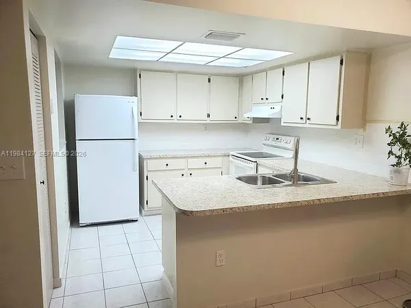 $2,750 | 10885 Northwest 7th Street, Unit 2133, Miami, FL 33172