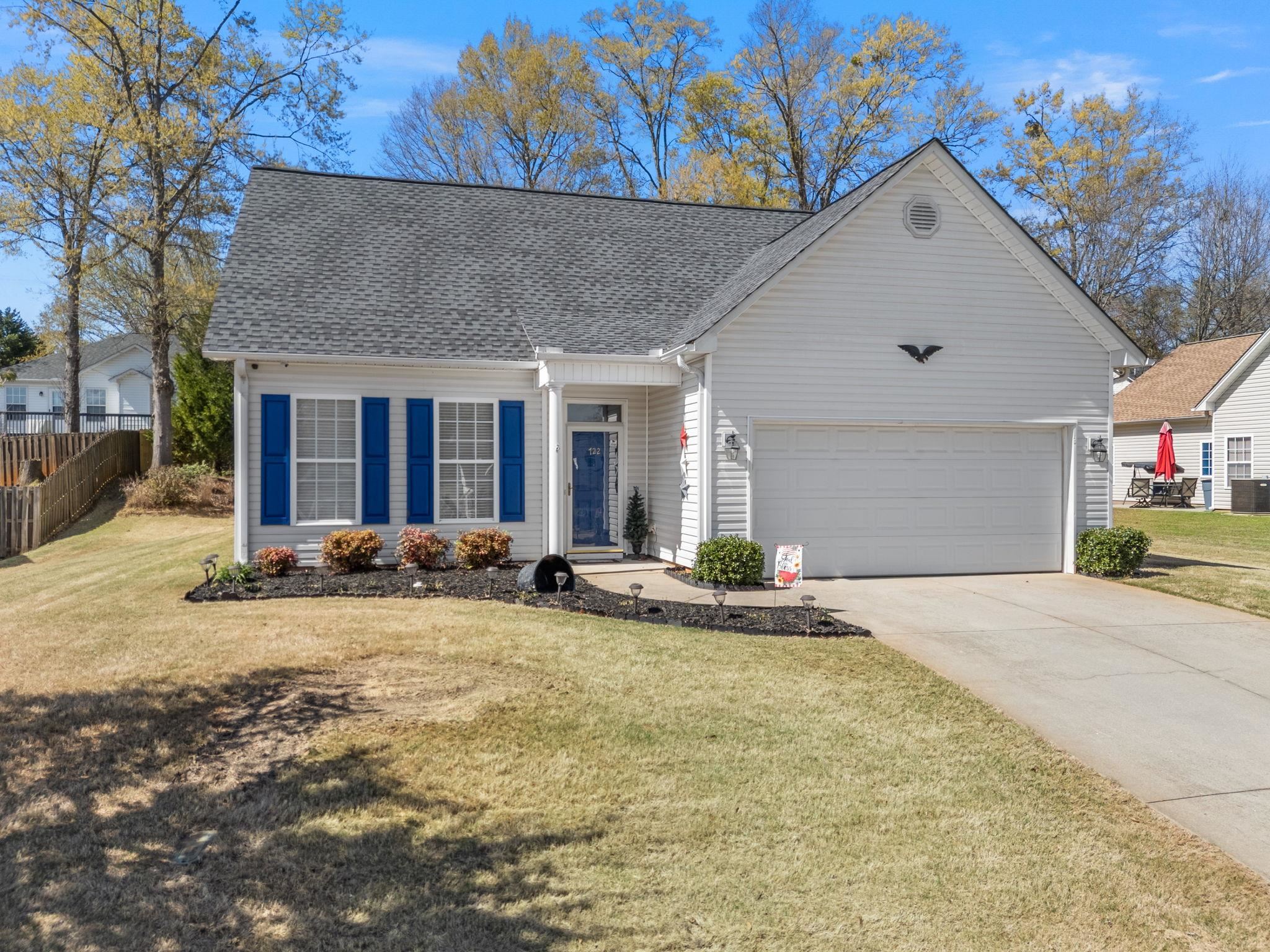722 Tinder Box Court Boiling Springs, SC 29316 - Photo 4 of 40