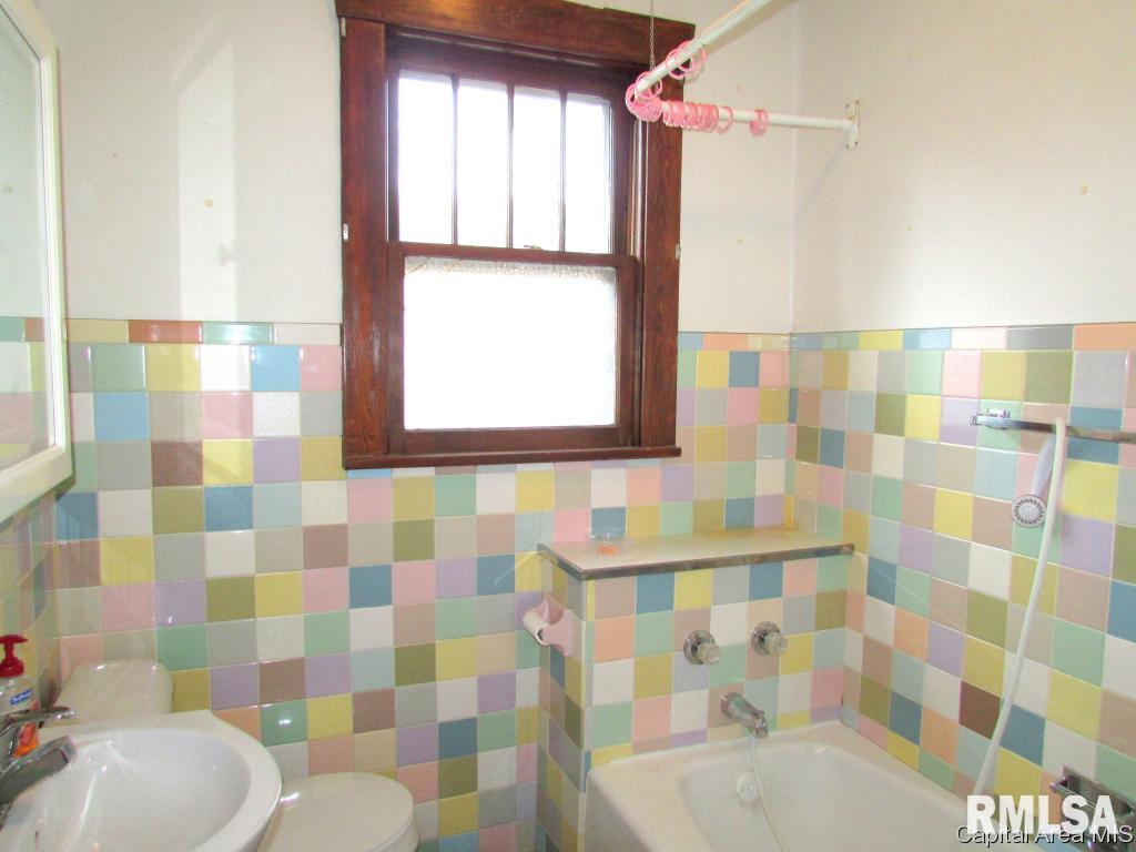 1205 South Spring Street Springfield, IL 62704 - Photo 9 of 11