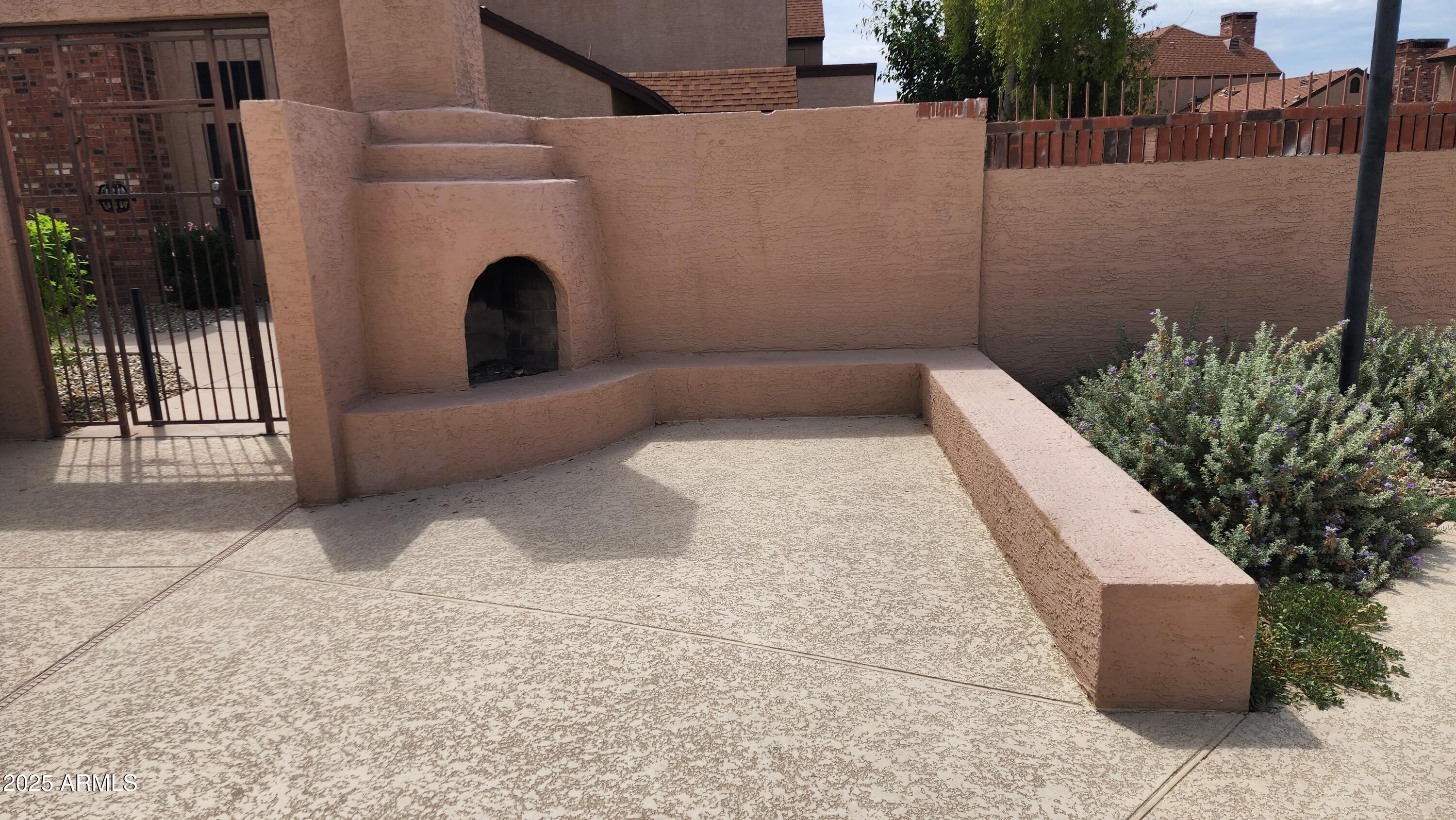 7977 West Wacker Road, Unit 226 Peoria, AZ 85381 - Photo 19 of 19 a view of outdoor space and yard