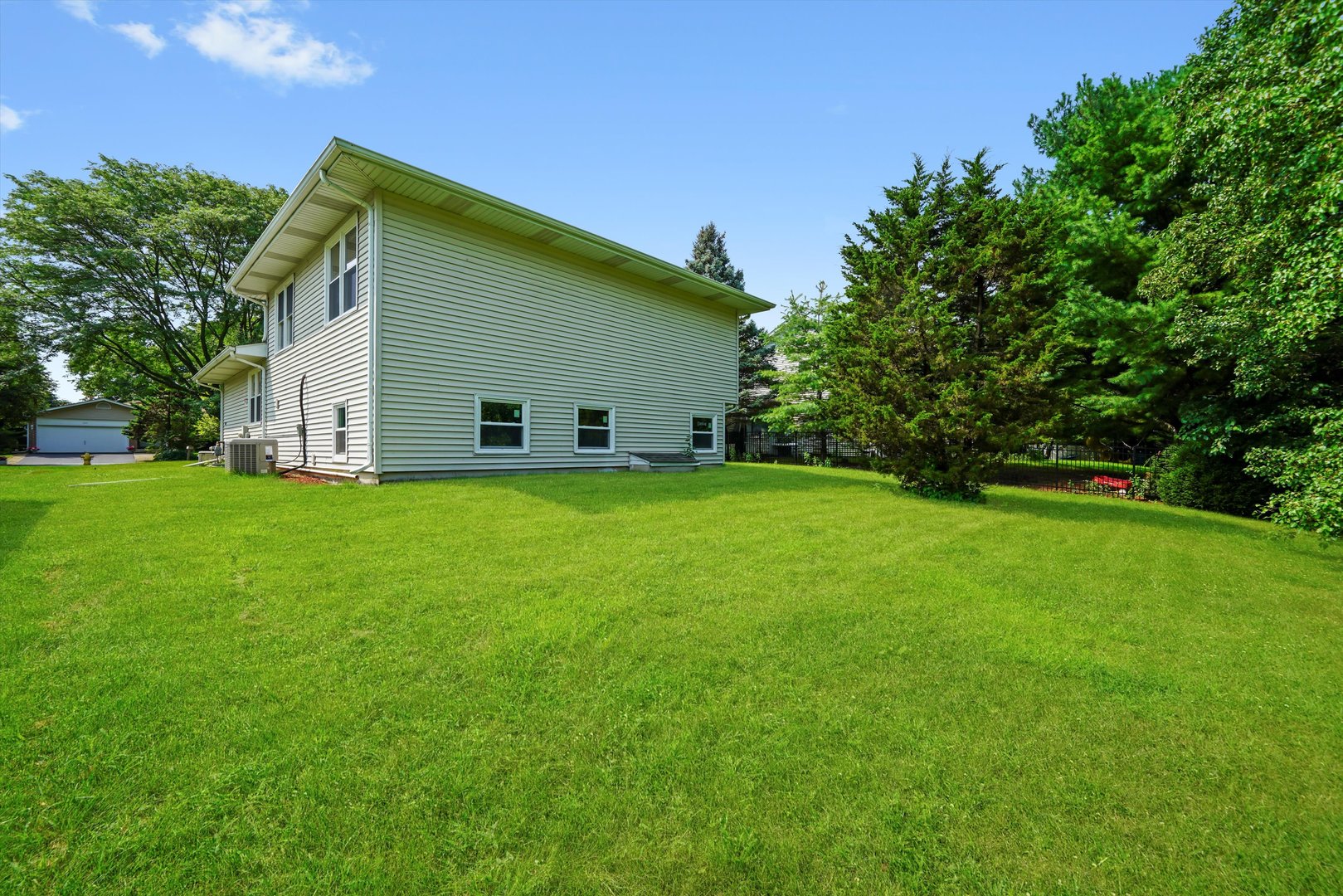 1668 Hidden Valley Drive Bolingbrook, IL 60490 - Photo 39 of 43 a view of a house with backyard