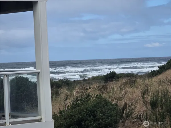 $373,000 | 1600 West Ocean Avenue, Unit 1021, Westport, WA 98595
