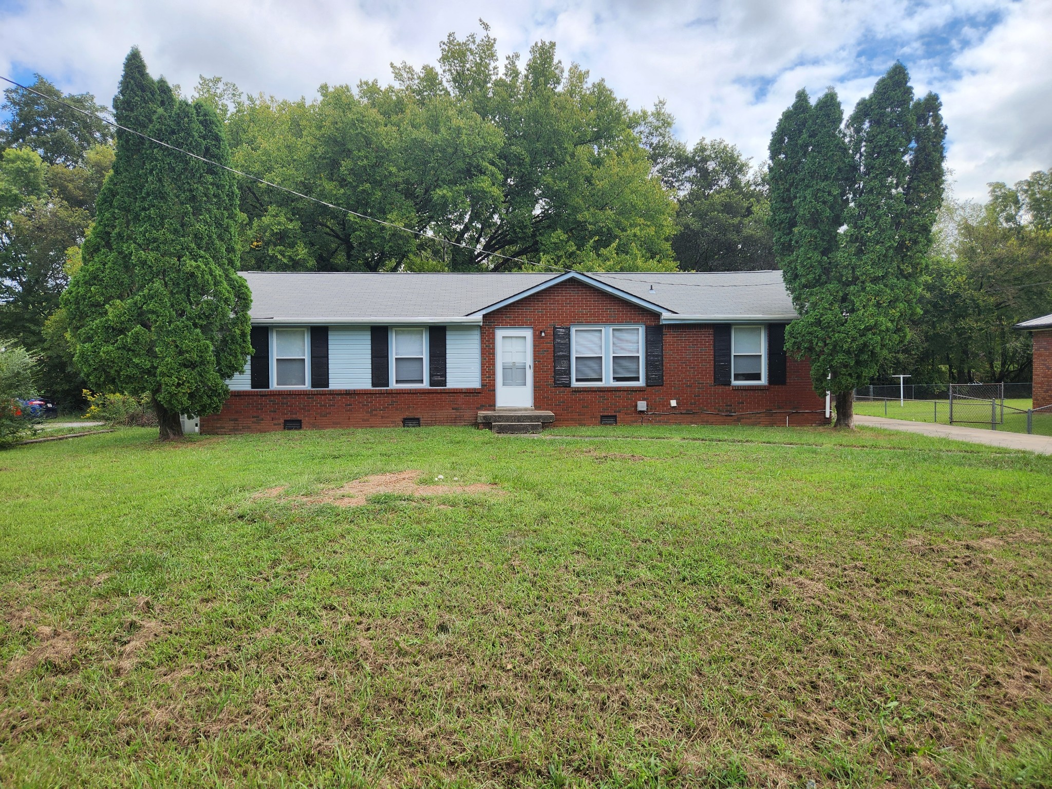 222 Jordan Road Clarksville, TN 37042 - Photo 1 of 8 Gallery Image 1