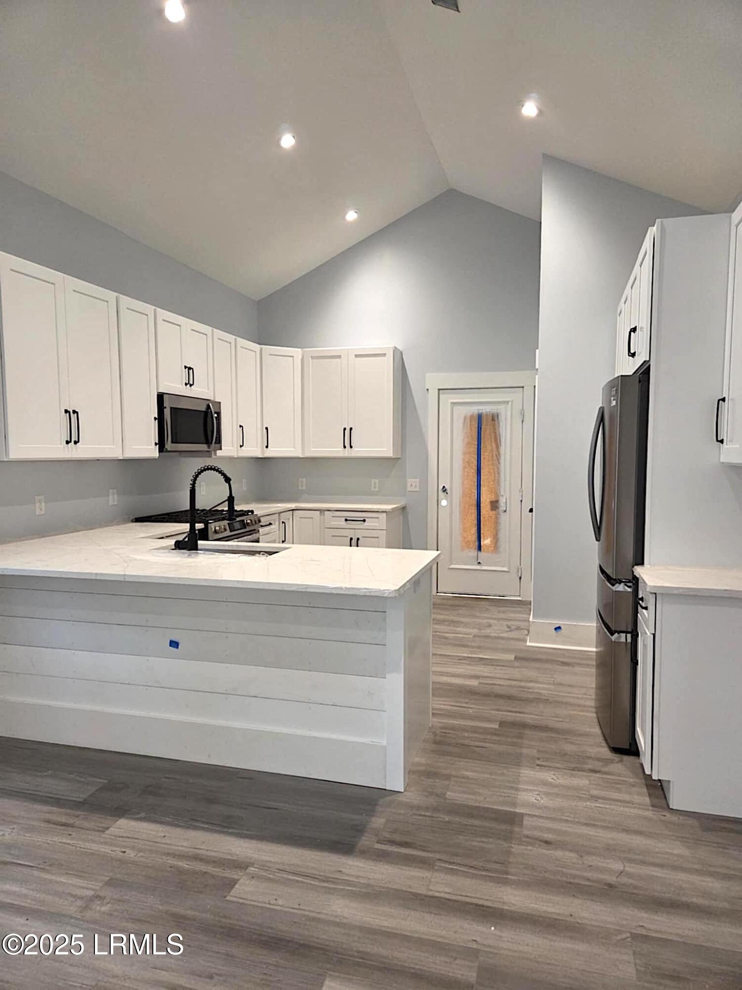 824 15th Street Port Royal, SC 29935 - Photo 5 of 14 Kitchen2