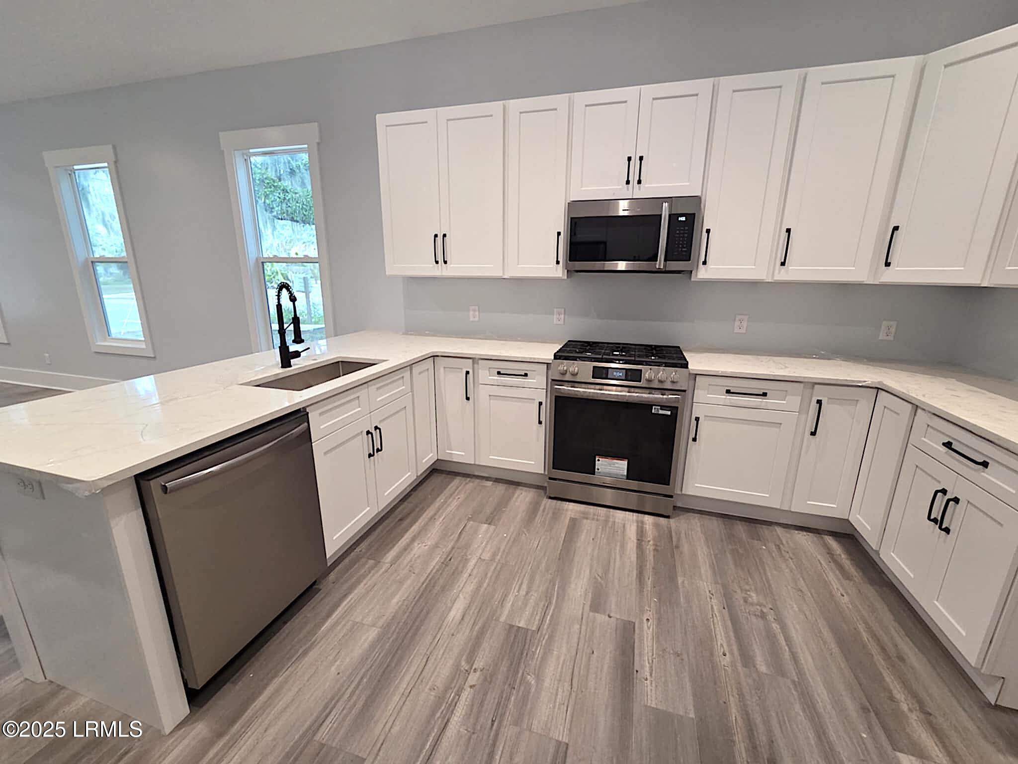 824 15th Street Port Royal, SC 29935 - Photo 7 of 14 Kitchen3