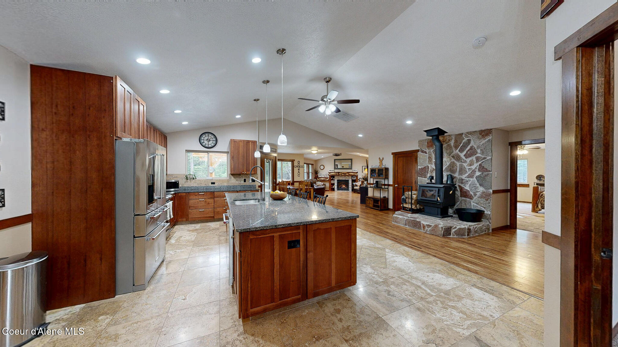 20251103Moore_Athol900