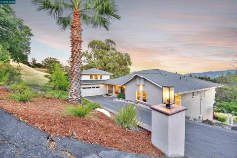 $2,295,000 | 1100 Dunsyre Drive, Lafayette, CA 94549