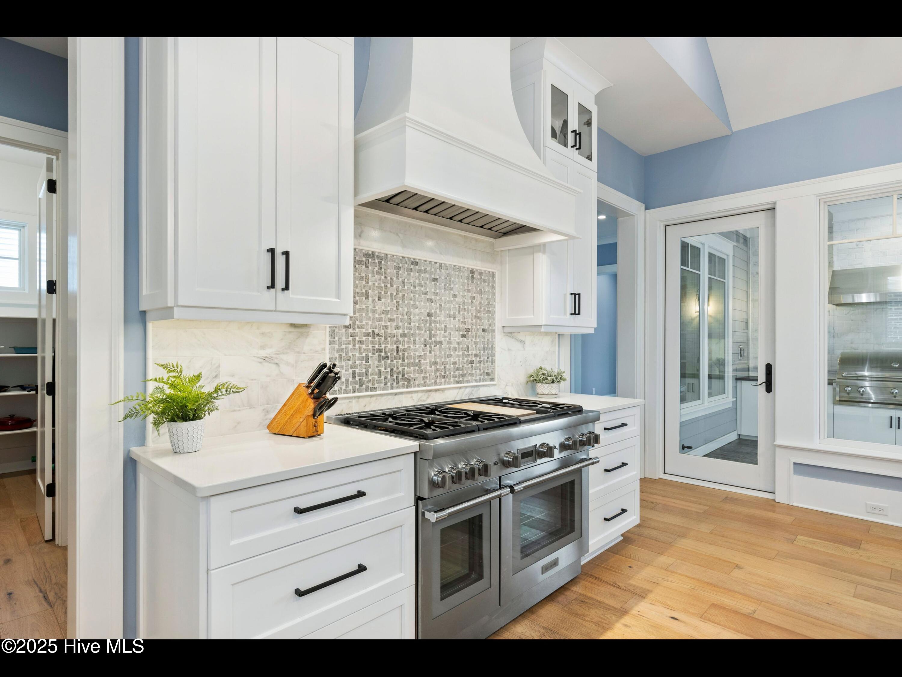 1012 Midnight Channel Road Wilmington, NC 28403 - Photo 31 of 105 Kitchen With 42" Thermador gas range and double oven